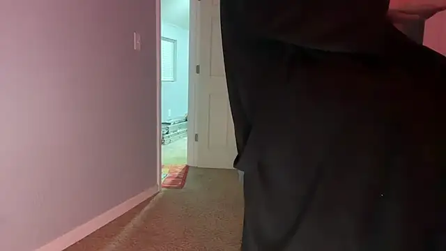 Snapshot of skarfosbabes69 chatting on 03/24/26, 02:00 skarfosbabes69 online show from 03/24/26, 02:00