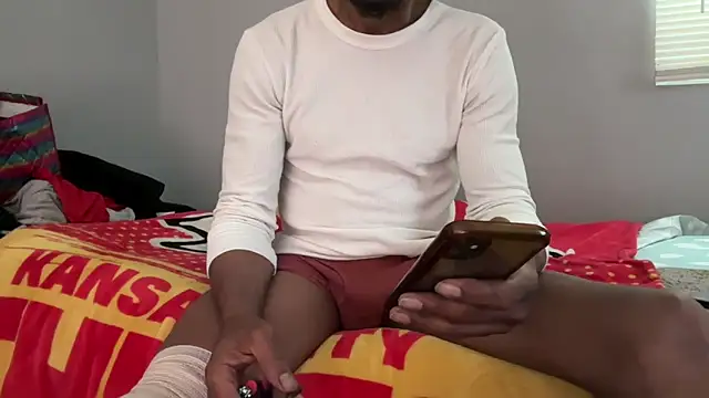 Snapshot of skarfosbabes69 chatting on 04/02/26, 02:02 skarfosbabes69 online show from 04/02/26, 02:02