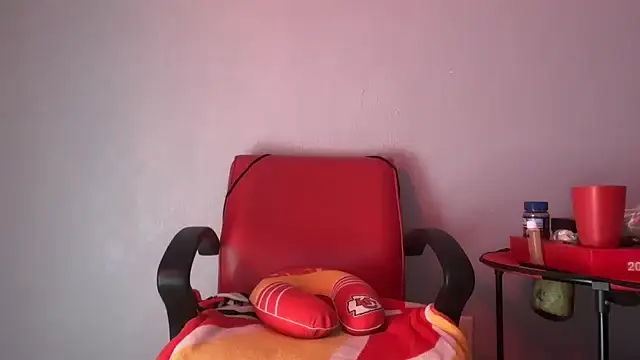 Snapshot of skarfosbabes69 chatting on 02/20/26, 11:06 skarfosbabes69 online show from 02/20/26, 11:06