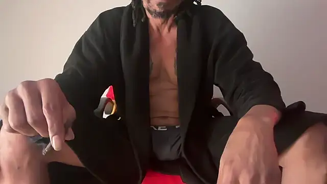 Snapshot of skarfosbabes69 chatting on 02/18/26, 08:27 skarfosbabes69 online show from 02/18/26, 08:27