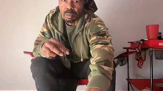 Snapshot of skarfosbabes69 chatting on 02/19/26, 06:49 skarfosbabes69 online show from 02/19/26, 06:49