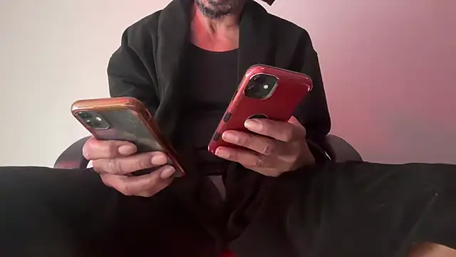 Snapshot of skarfosbabes69 chatting on 02/17/26, 01:58 skarfosbabes69 online show from 02/17/26, 01:58