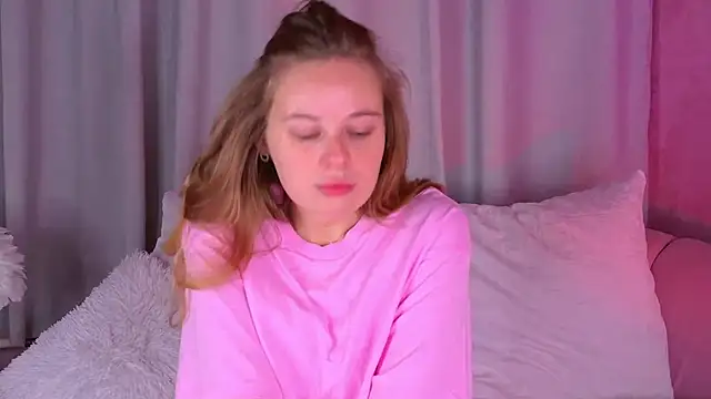 BeatriceEsmont online show from 11/08/25, 02:53