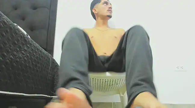 Snapshot of latin_bbc chatting on 01/13/25, 04:08 latin bbc online show from 01/13/25, 04:08