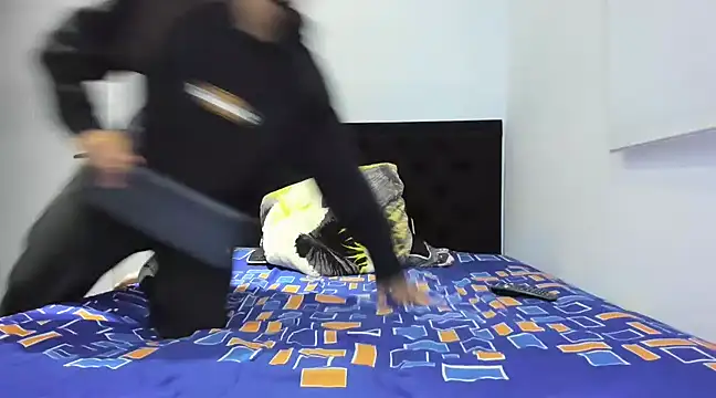 Snapshot of latin_bbc chatting on 02/23/25, 03:13 latin bbc online show from 02/23/25, 03:13