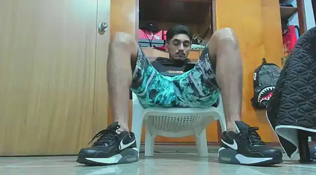 Snapshot of latin_bbc chatting on 01/16/25, 03:23 latin bbc online show from 01/16/25, 03:23