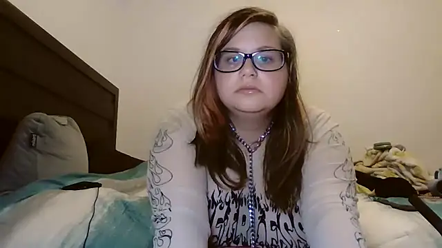 HoneyBear19 online show from 02/05/26, 03:46