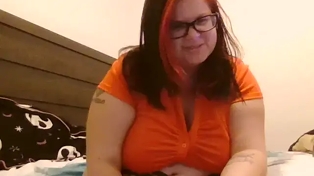 HoneyBear19 online show from 11/02/25, 05:23