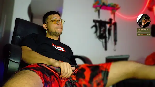 Snapshot of Nymphobuddies chatting on 02/19/25, 10:53 Nymphobuddies online show from 02/19/25, 10:53