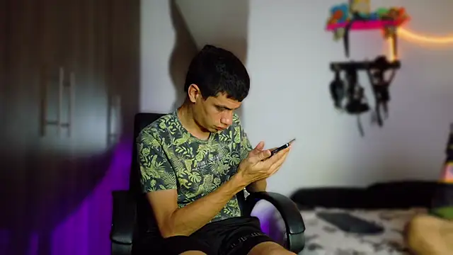 Snapshot of Nymphobuddies chatting on 02/26/25, 09:20 Nymphobuddies online show from 02/26/25, 09:20