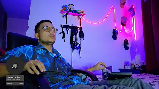 Snapshot of Nymphobuddies chatting on 03/16/25, 12:12 Nymphobuddies online show from 03/16/25, 12:12