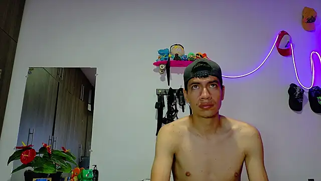 Snapshot of Nymphobuddies chatting on 02/04/25, 04:15 Nymphobuddies online show from 02/04/25, 04:15