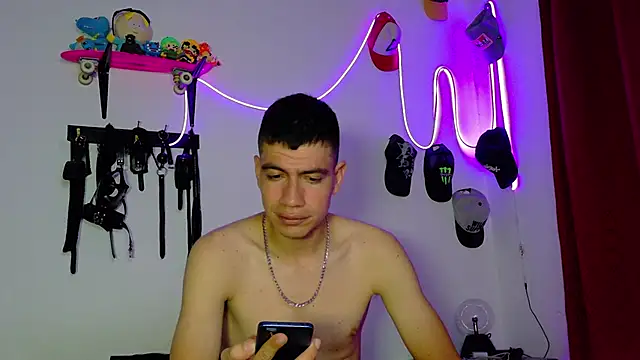 Snapshot of Nymphobuddies chatting on 02/07/25, 12:09 Nymphobuddies online show from 02/07/25, 12:09