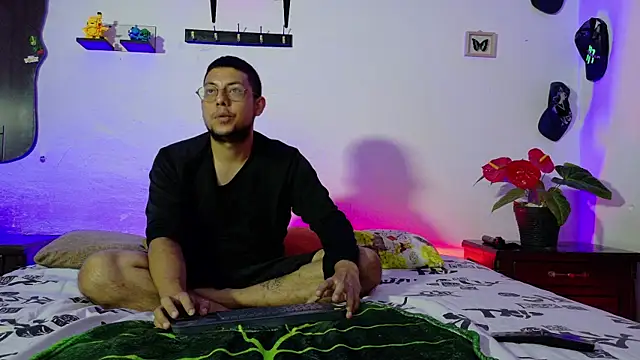 Nymphobuddies online show from 11/26/25, 07:36