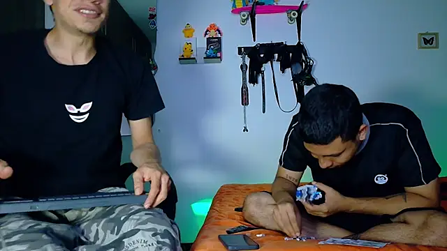 Snapshot of Nymphobuddies chatting on 09/19/25, 03:21 Nymphobuddies online show from 09/19/25, 03:21