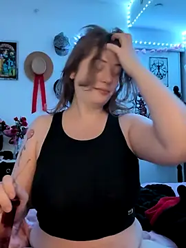 Twitchtheclownn online show from 12/14/25, 05:18