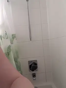 Twitchtheclownn online show from 12/05/25, 08:39