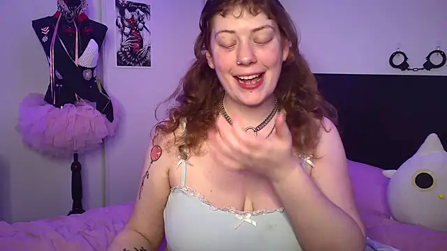 Twitchtheclownn online show from 11/18/25, 09:07