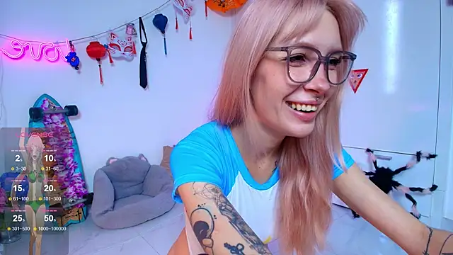 Snapshot of sweed_angel chatting on 11/15/25, 05:33 sweed angel online show from 11/15/25, 05:33