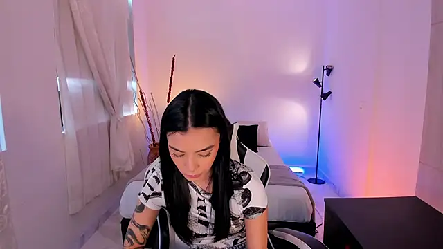 AnabelWolf online show from 10/14/25, 04:29