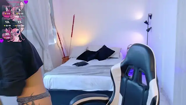 AnabelWolf online show from 10/30/25, 03:53