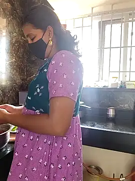 Snapshot of Tamil_Shalini_Lustyy chatting on 03/26/26, 04:11 Tamil Shalini Lustyy online show from 03/26/26, 04:11