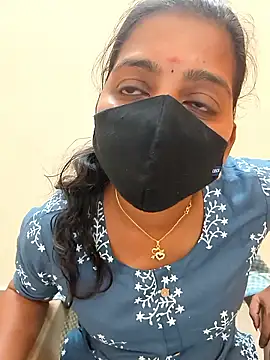 Snapshot of Tamil_Shalini_Lustyy chatting on 01/15/26, 04:10 Tamil Shalini Lustyy online show from 01/15/26, 04:10