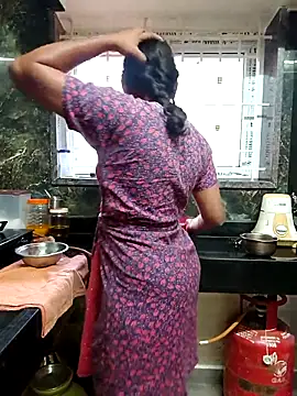 Snapshot of Tamil_Shalini_Lustyy chatting on 02/12/26, 01:27 Tamil Shalini Lustyy online show from 02/12/26, 01:27