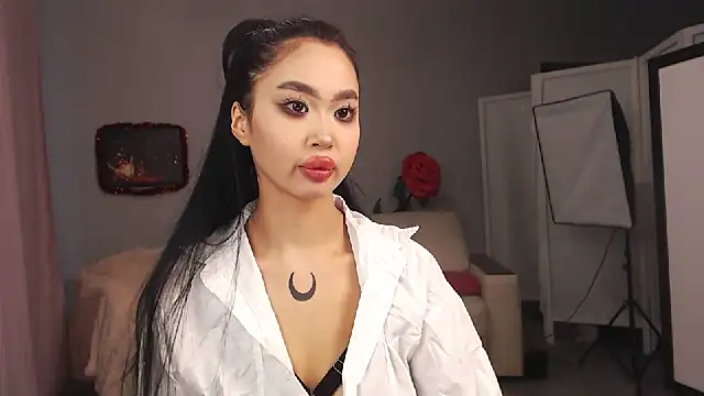 Snapshot of NamiLoveRoom chatting on 12/20/24, 06:19 NamiLoveRoom online show from 12/20/24, 06:19