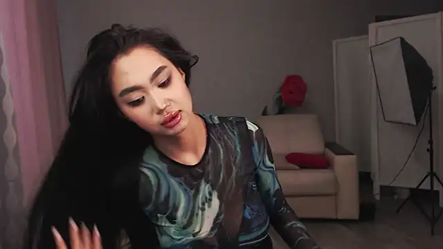 Snapshot of NamiLoveRoom chatting on 12/17/24, 05:18 NamiLoveRoom online show from 12/17/24, 05:18