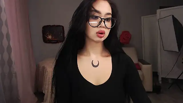 Snapshot of NamiLoveRoom chatting on 12/13/24, 06:42 NamiLoveRoom online show from 12/13/24, 06:42