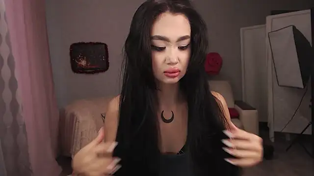 Snapshot of NamiLoveRoom chatting on 12/14/24, 06:02 NamiLoveRoom online show from 12/14/24, 06:02