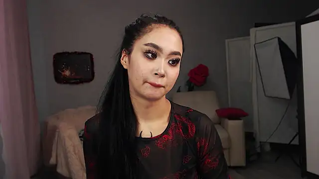 Snapshot of NamiLoveRoom chatting on 12/25/24, 08:18 NamiLoveRoom online show from 12/25/24, 08:18