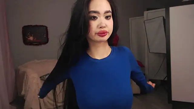 Snapshot of NamiLoveRoom chatting on 12/18/24, 09:47 NamiLoveRoom online show from 12/18/24, 09:47