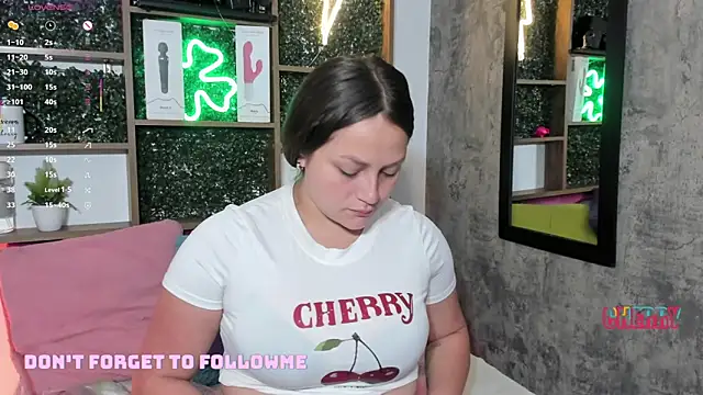 Snapshot of cherry_coper chatting on 09/12/25, 12:05 cherry coper online show from 09/12/25, 12:05