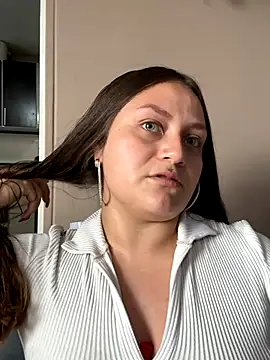 Snapshot of cherry_coper chatting on 09/20/25, 12:43 cherry coper online show from 09/20/25, 12:43