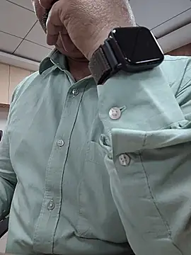 samee00721 online show from 04/15/26, 07:36