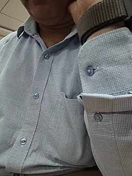 samee00721 online show from 04/17/26, 07:55