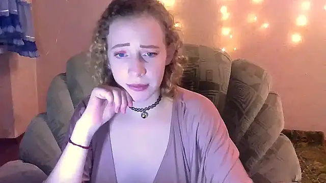 Snapshot of MelxMellie chatting on 02/02/25, 10:06 MelxMellie online show from 02/02/25, 10:06