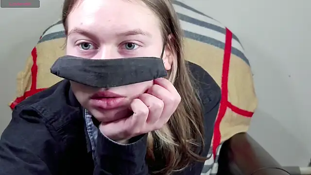 Mikki5P online show from 02/11/25, 06:11