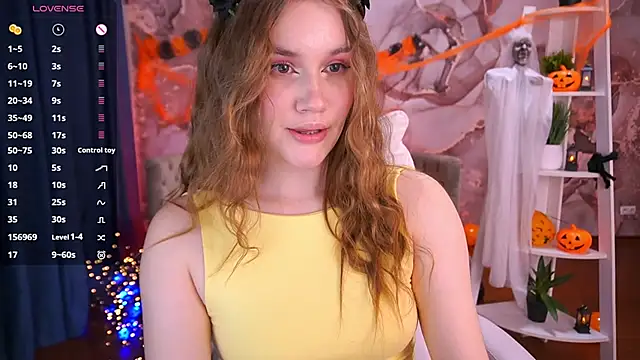 FoxyyKate online show from 10/31/25, 03:30