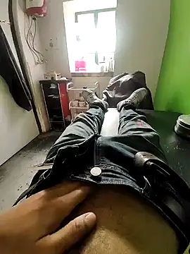 Feminaflaunt0105 online show from 12/18/24, 07:36