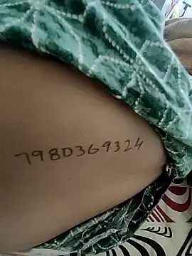 Feminaflaunt0105 online show from 02/01/25, 07:55