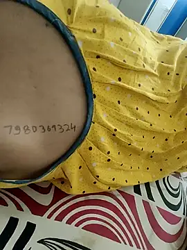 Feminaflaunt0105 online show from 02/02/25, 06:53