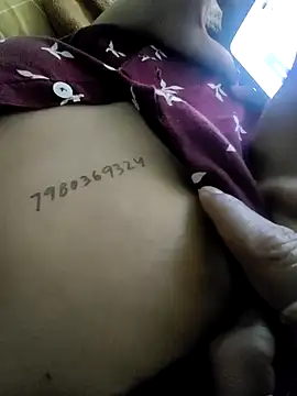 Feminaflaunt0105 online show from 02/03/25, 06:49