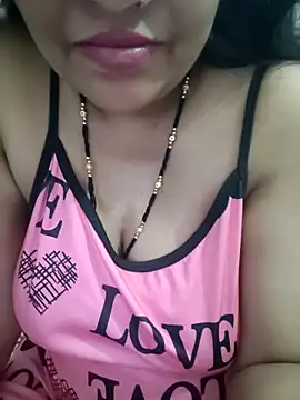 Snapshot of Mayuri77 chatting on 06/11/26, 10:12 Mayuri77 online show from 06/11/26, 10:12