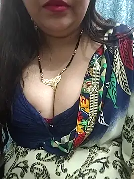 Snapshot of Mayuri77 chatting on 03/13/25, 03:11 Mayuri77 online show from 03/13/25, 03:11