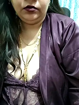 Snapshot of Mayuri77 chatting on 02/27/25, 12:36 Mayuri77 online show from 02/27/25, 12:36