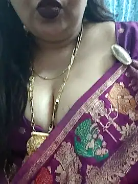 Snapshot of Mayuri77 chatting on 03/05/25, 05:29 Mayuri77 online show from 03/05/25, 05:29