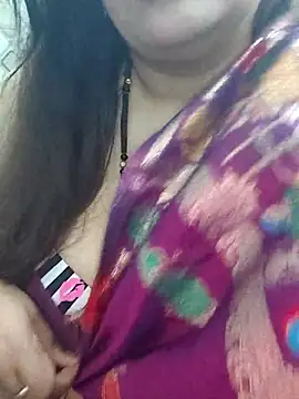 Snapshot of Mayuri77 chatting on 09/18/25, 07:00 Mayuri77 online show from 09/18/25, 07:00